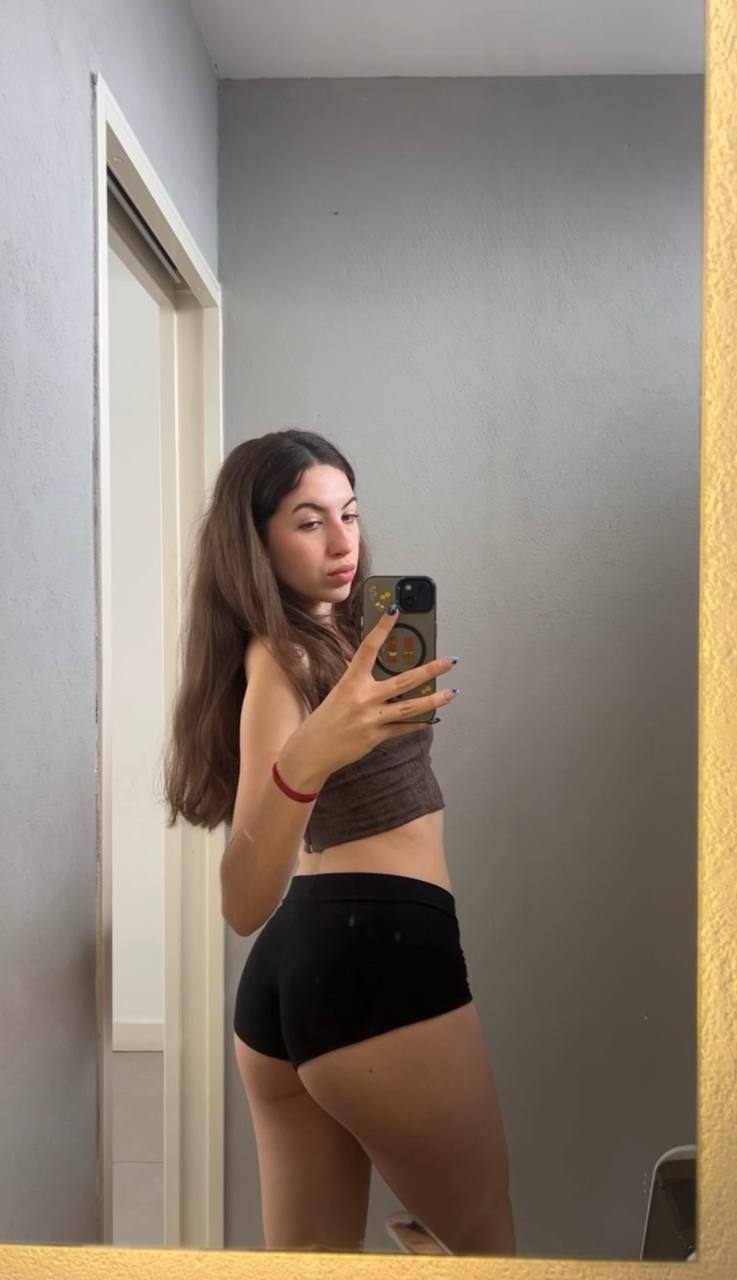 Amber in her underwear in Wutsunomiya