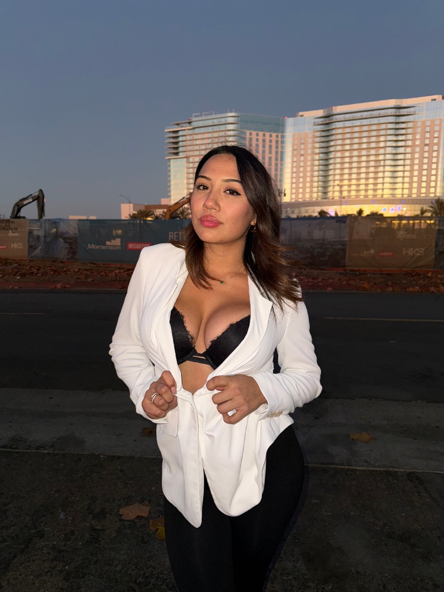 Take a pause and enjoy Ali Cruz — streaming from Wutsunomiya