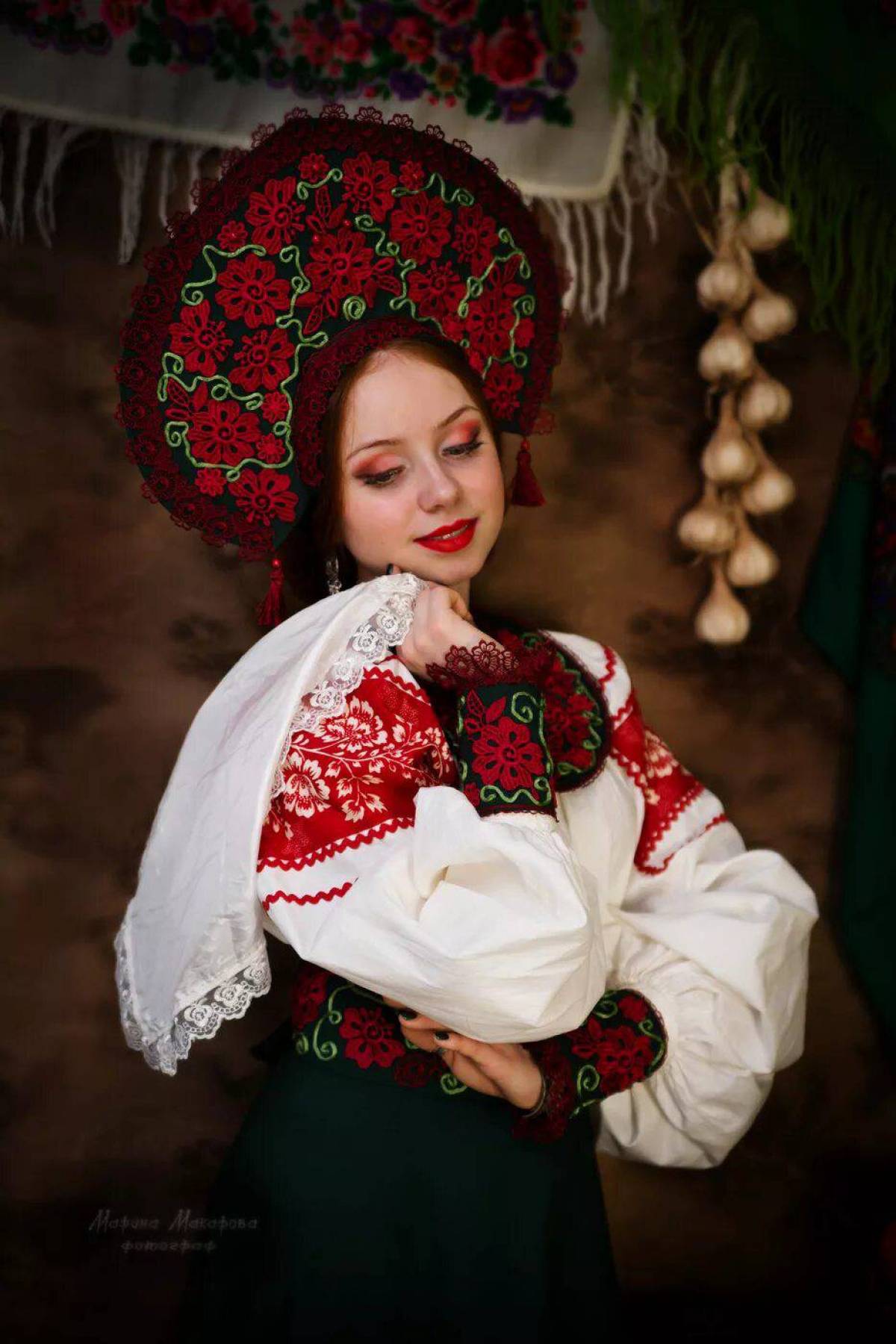 Women in Slavic costumes underwear in Wutsunomiya