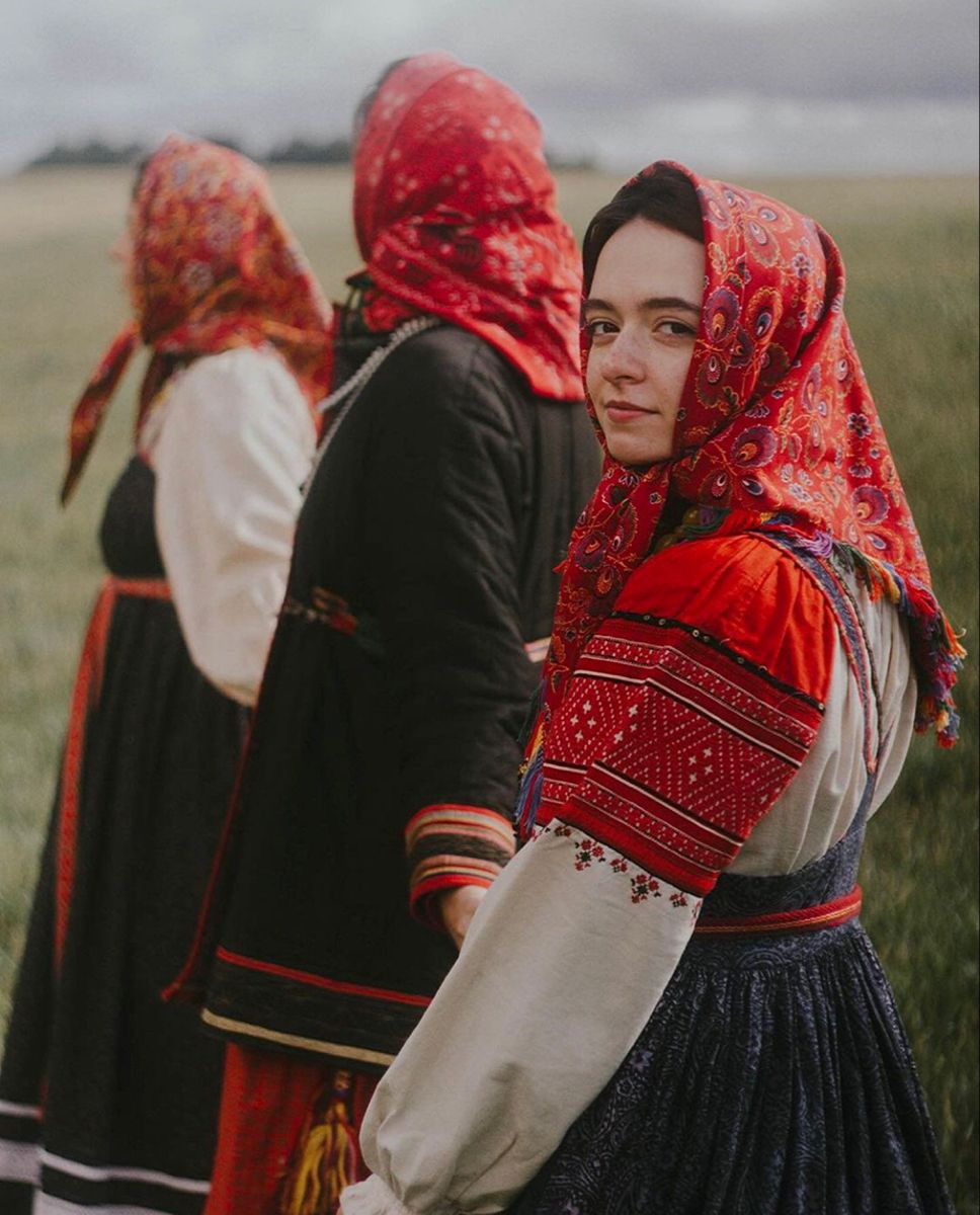 Women in Slavic costumes in Wutsunomiya