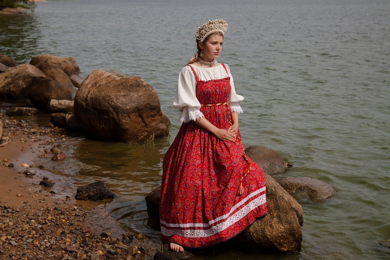 Women in Slavic costumes in Wutsunomiya
