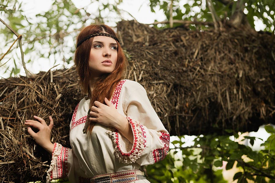 Women in Slavic costumes in Wutsunomiya
