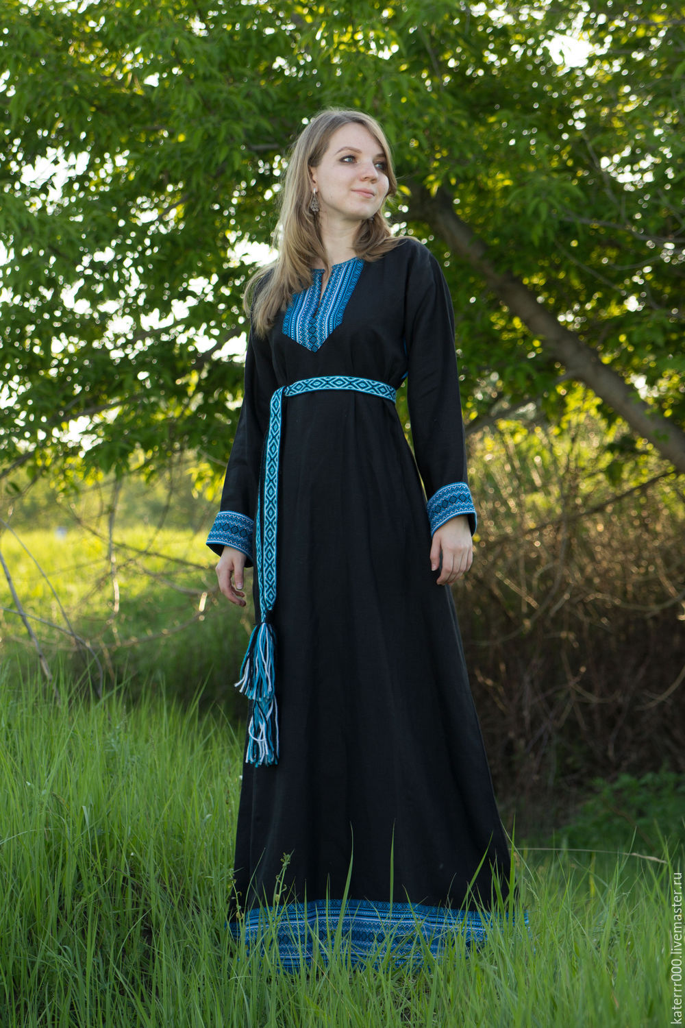 Women in Slavic costumes in Wutsunomiya