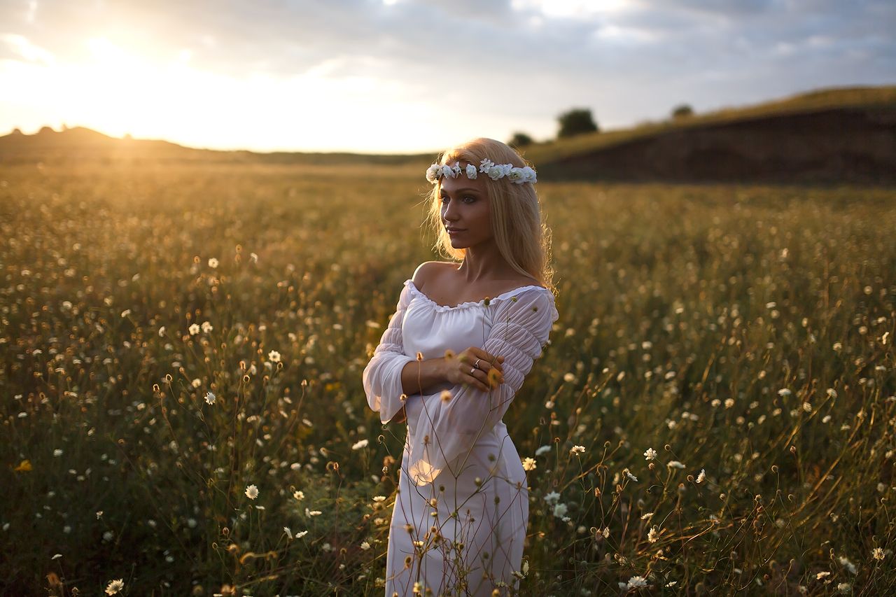 Girls in Slavic costumes in Wutsunomiya
